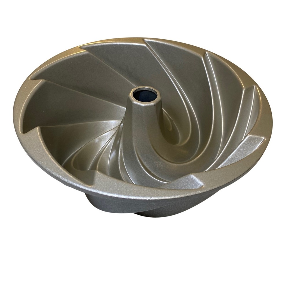 Nordic Ware Heritage Bundt Pan 10 Cup Cast Aluminum Nonstick Cake Mold USA